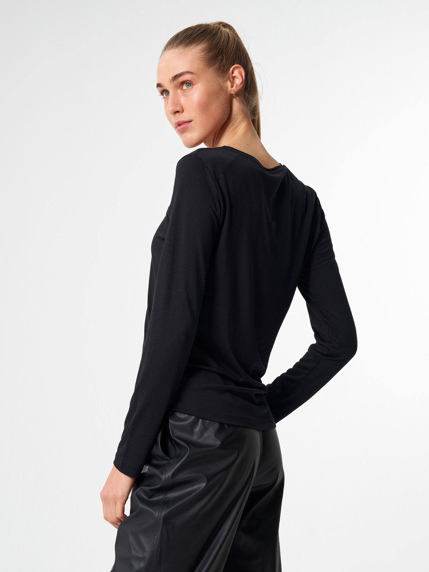 Longsleeve Inspire Tencel Cotton wooden black pinqponq