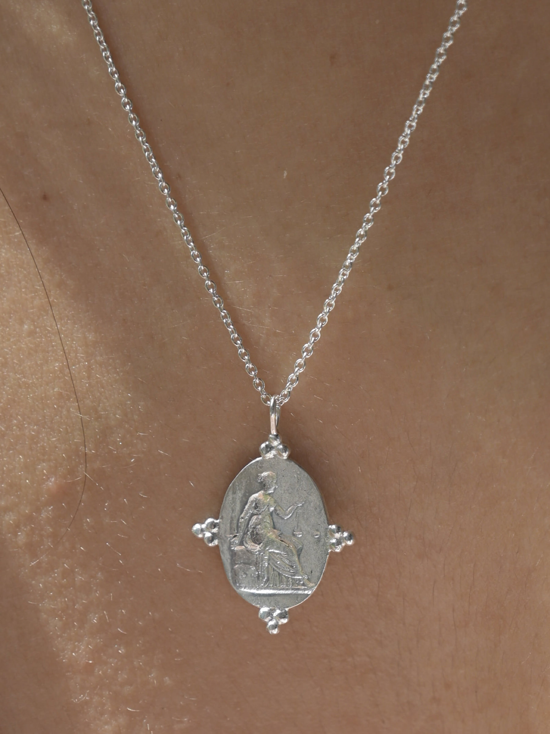 Halskette Goddess Themis Pendant Necklace silver Wild Fawn