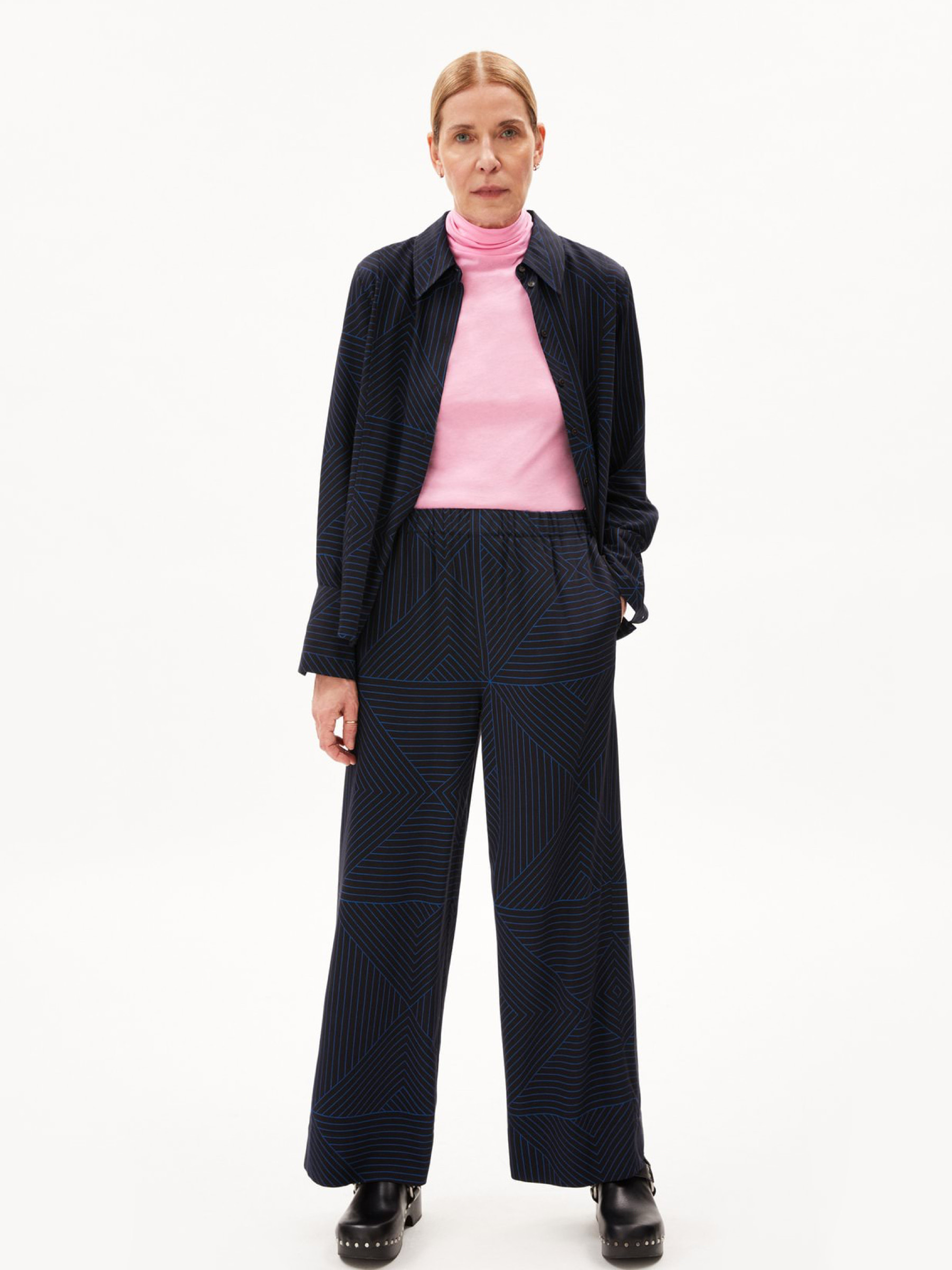Bluse Moaanas Graphic Lines cool ash Armedangels