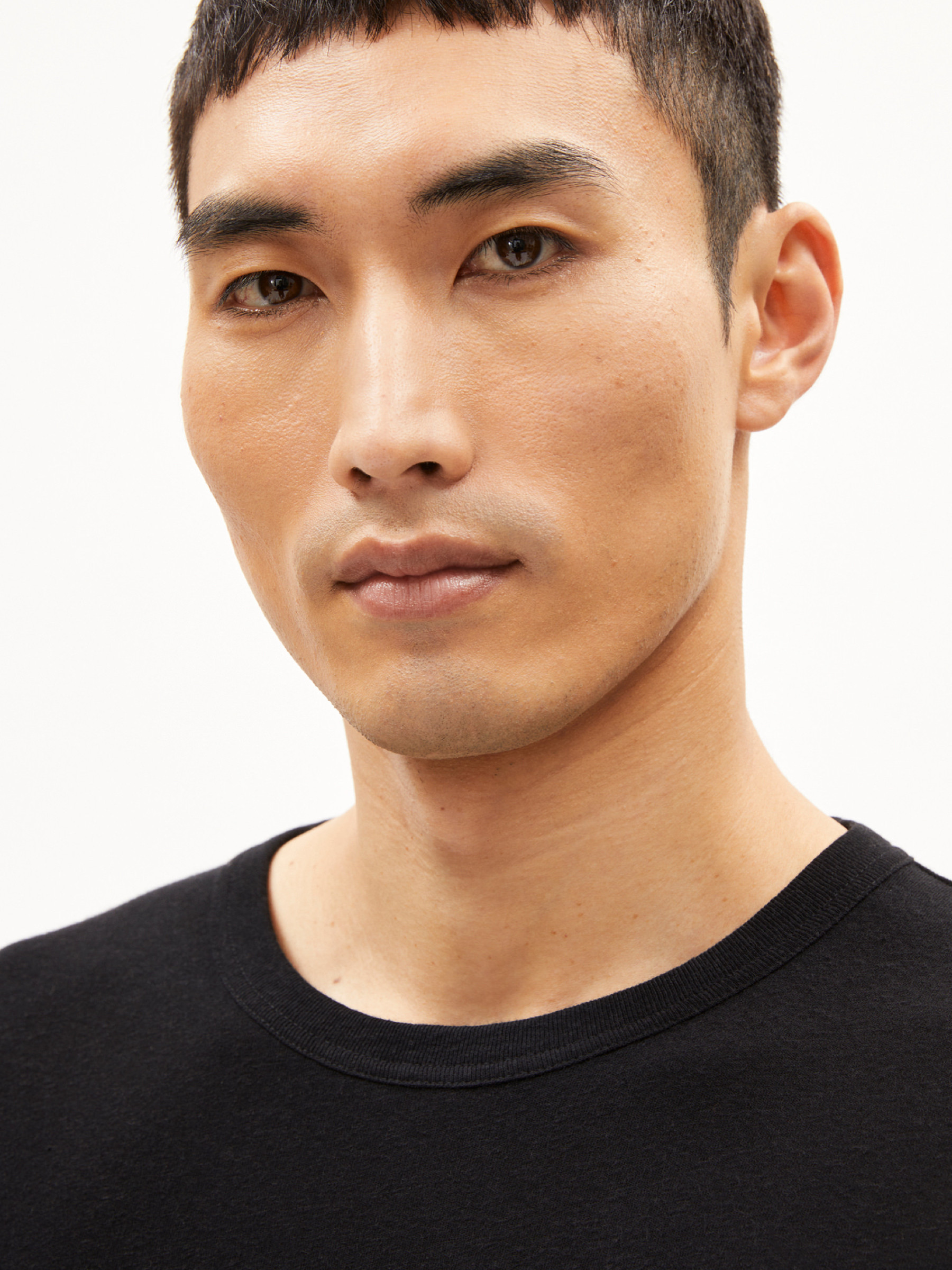T-Shirt Kolmaaro Linen Armedangels black