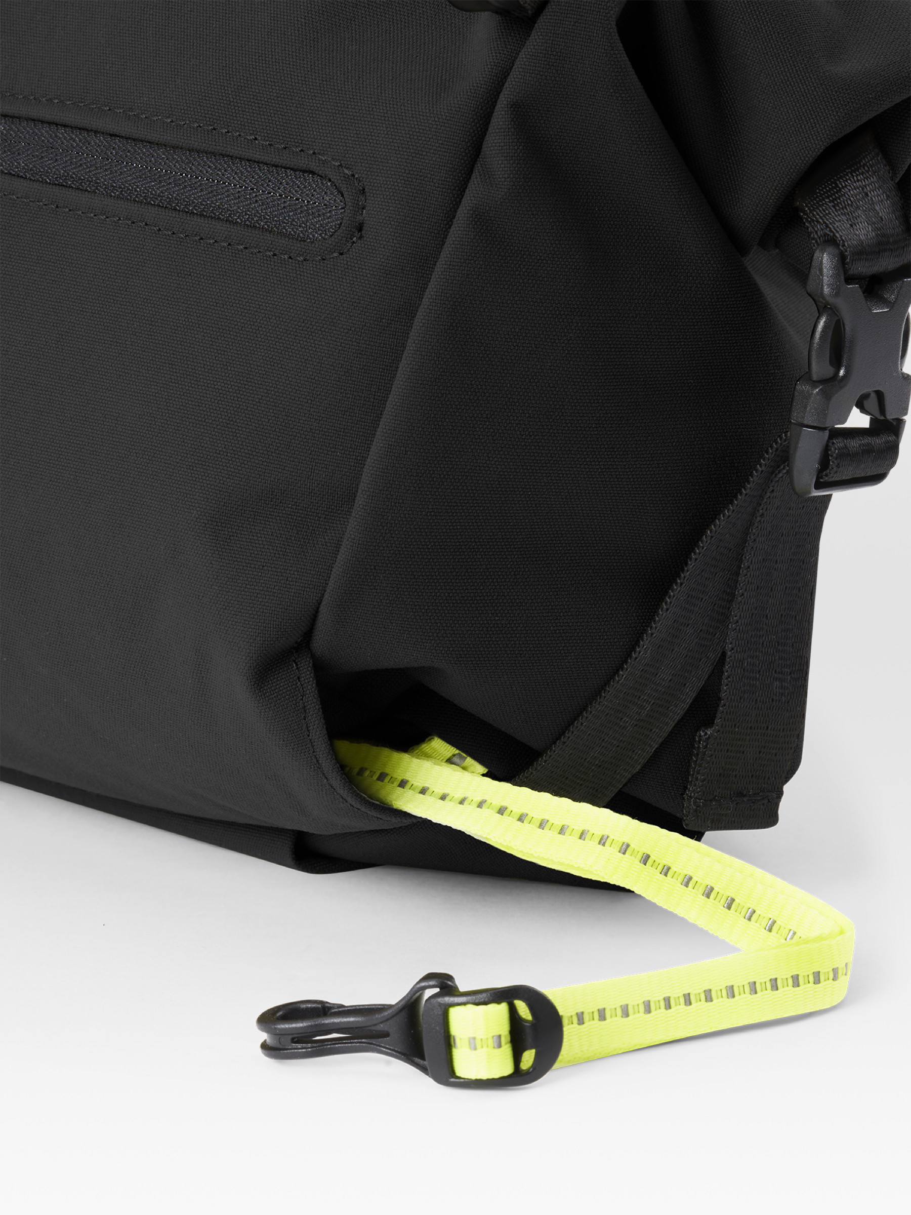 Tasche Aksel solid black pinqponq