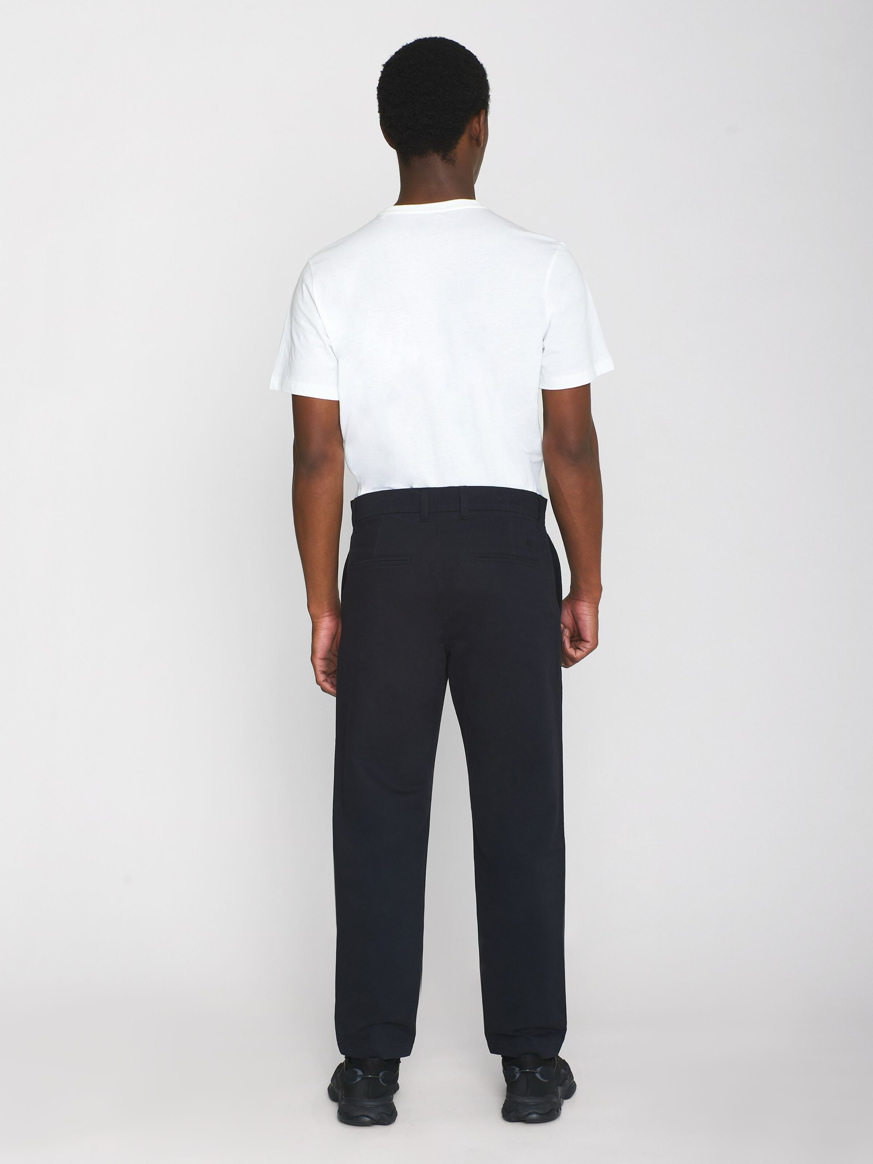 Hose Chuck Regular Chino Twill Pants black jet Knowledge Cotton Apparel