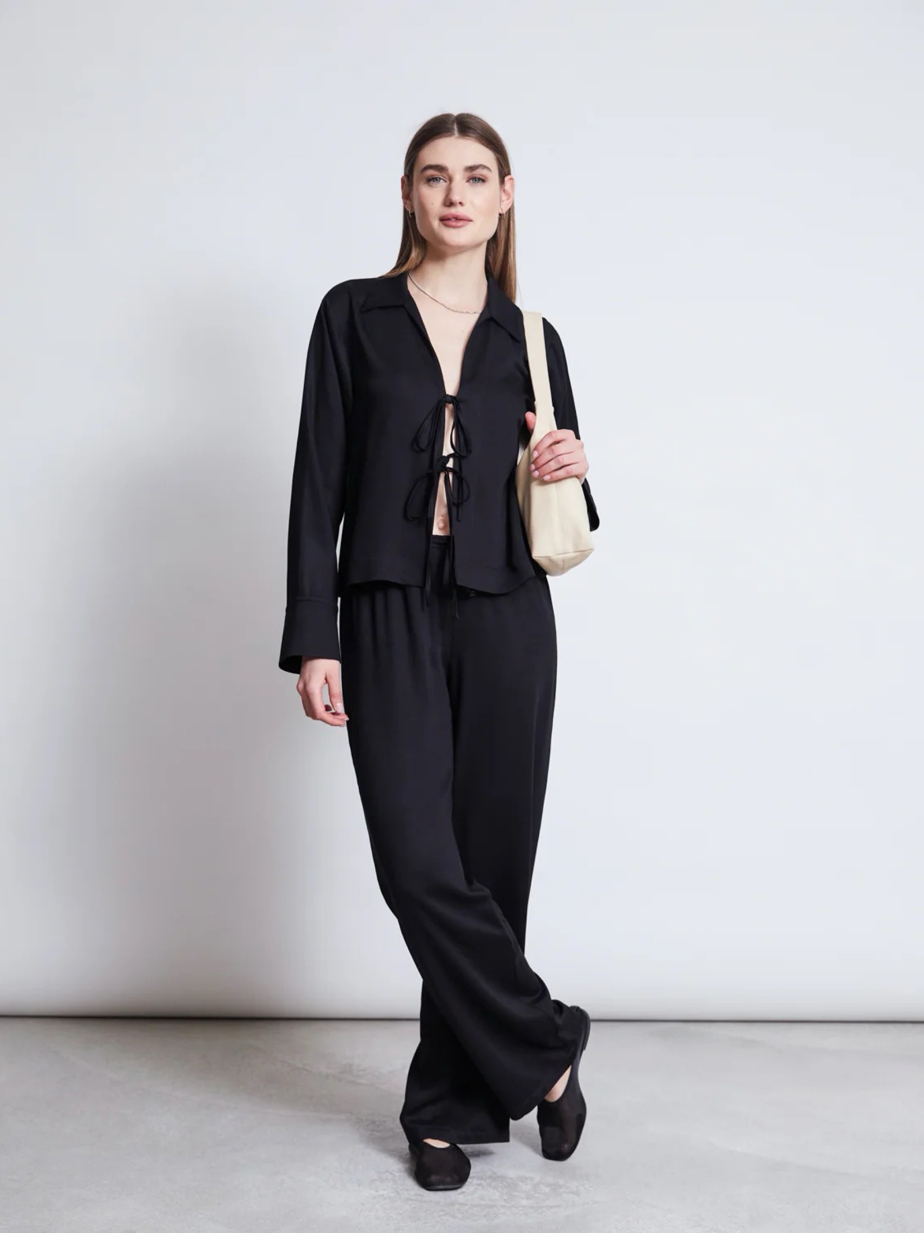 Bluse Kaluz Tie Blouse black Jan 'n June