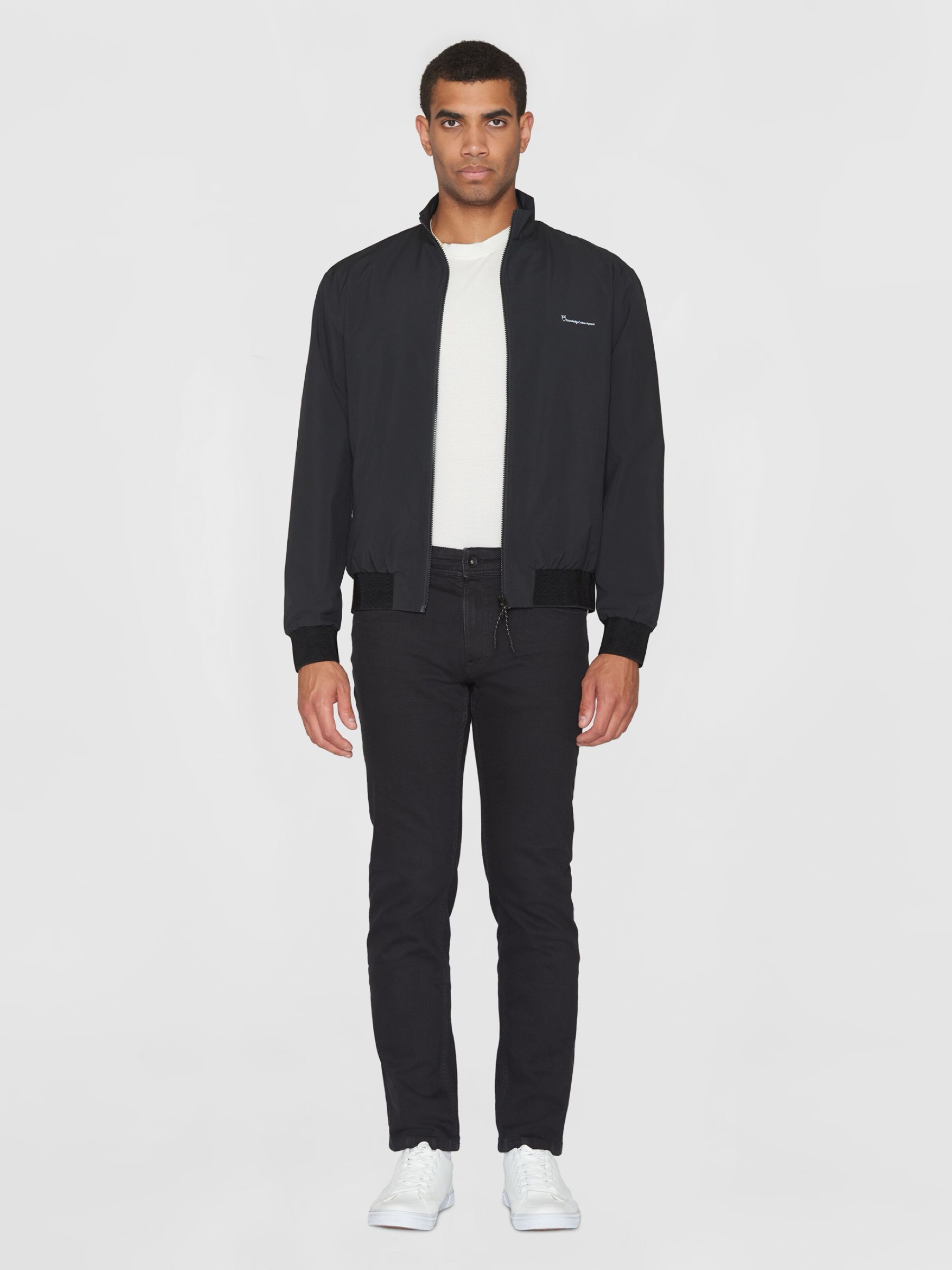 Jacke Nordenvind Light Shell Bomber Jacket black jet Knowledge Cotton Apparel