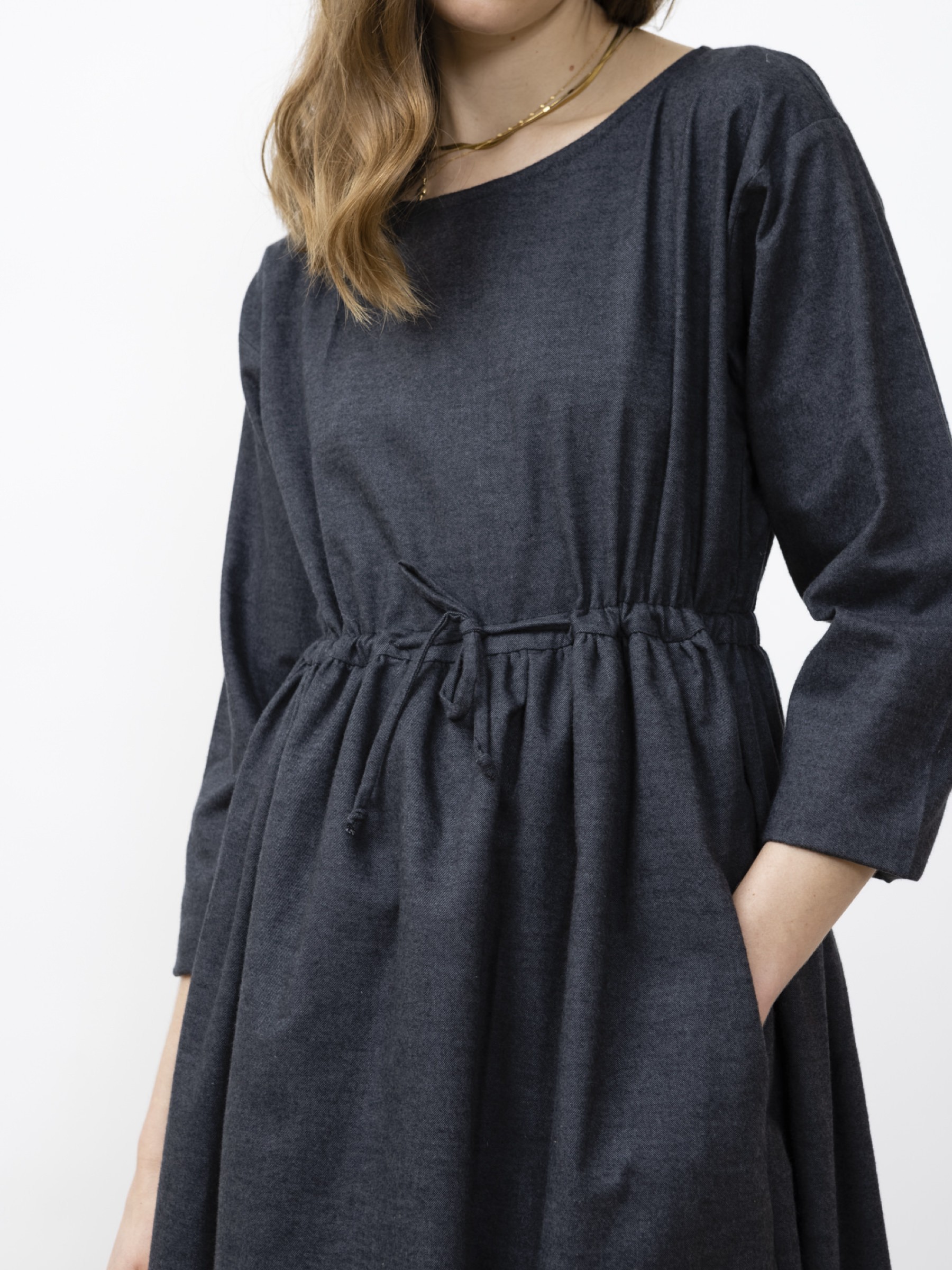 Kleid Liv Ruffle Dress anthracite Jungle Folk