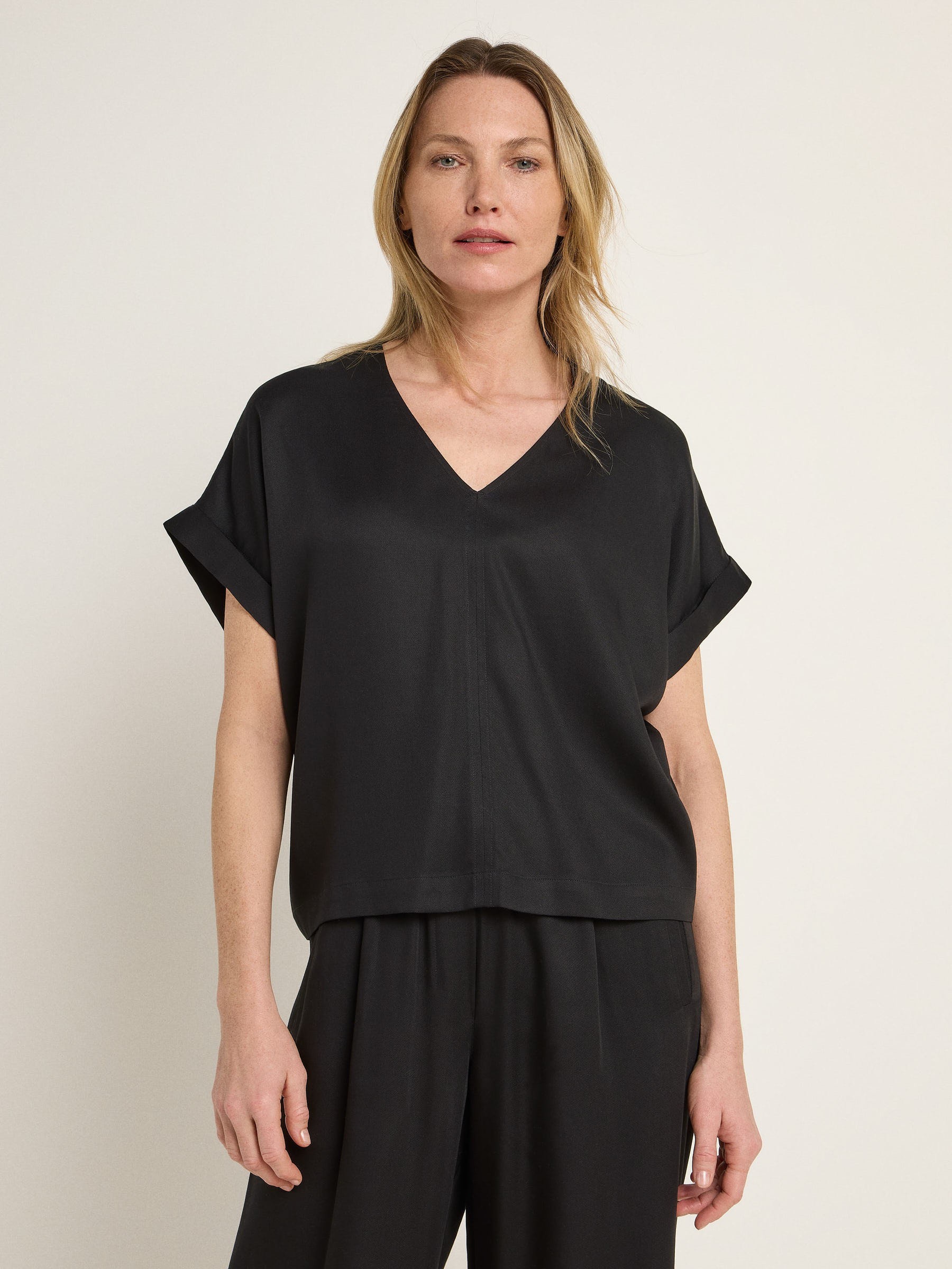 Bluse Blusenshirt aus TENCEL black Lanius