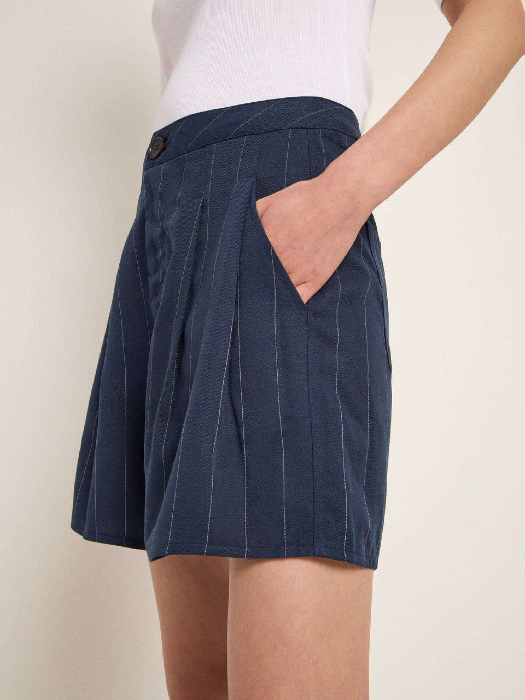 Shorts midnight off white Lanius