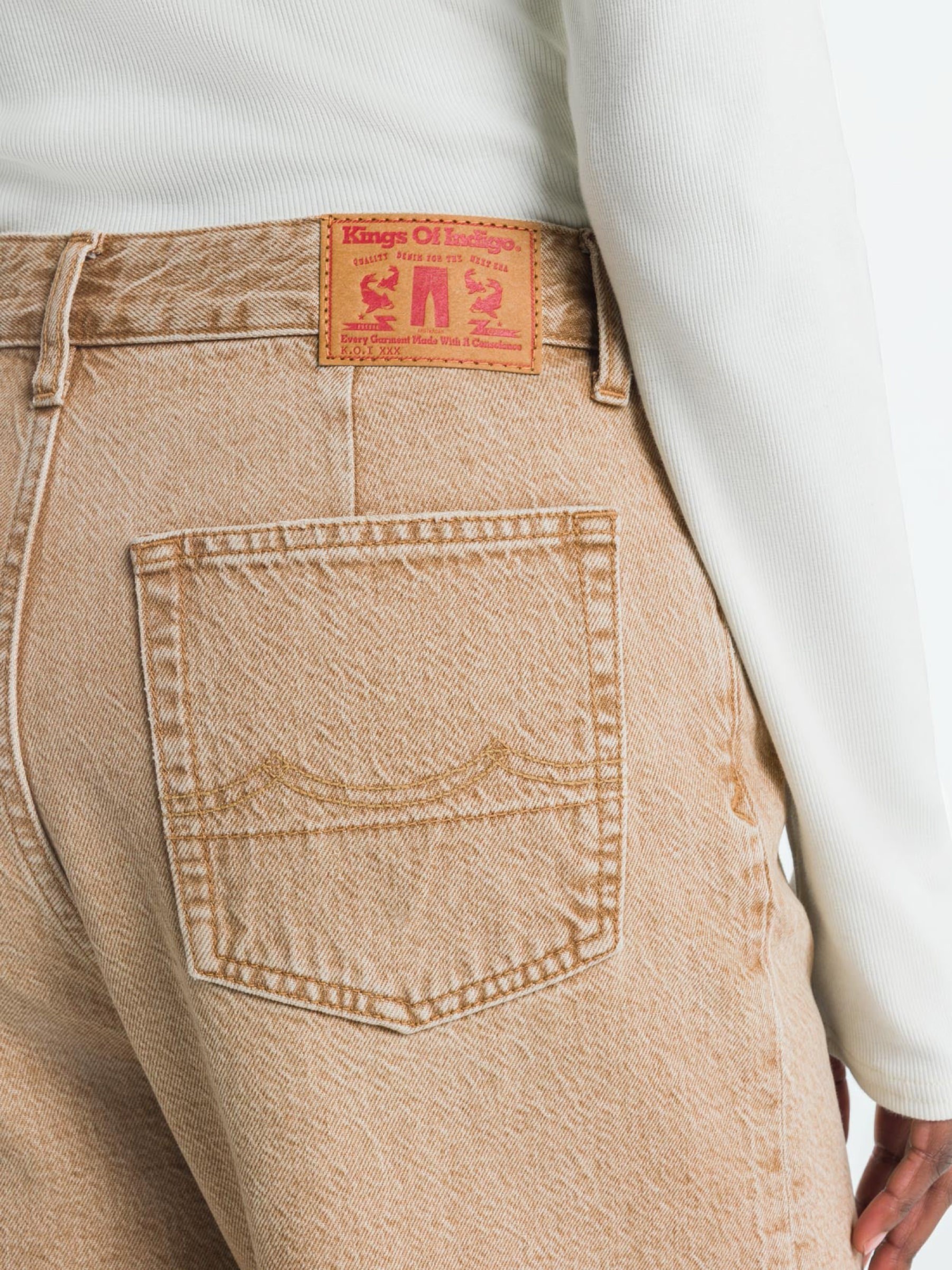Jeanshose Leila jim dark beige Kings of Indigo – K.O.I.