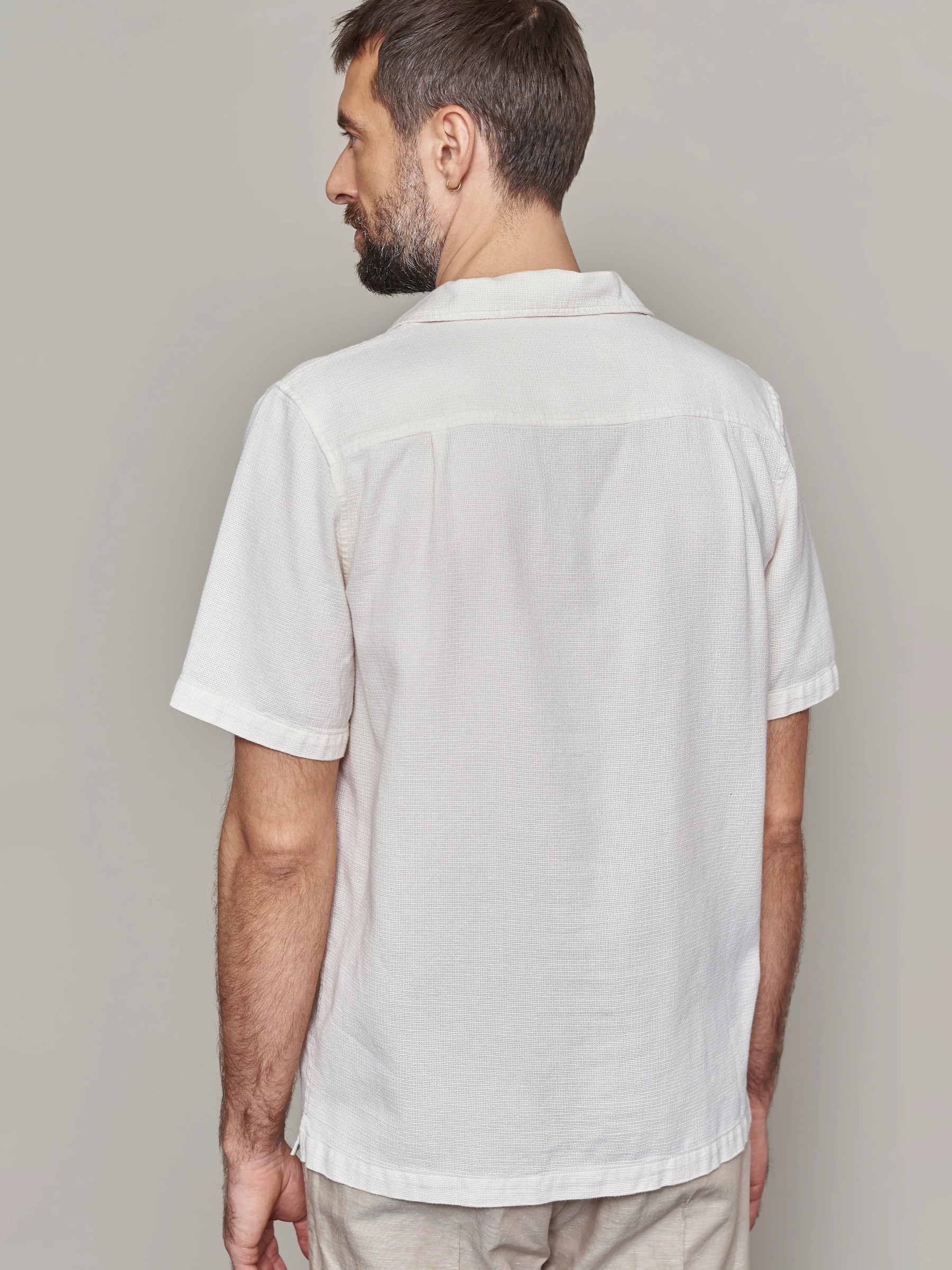 Hemd Kuno Shortsleeve eco grid ecru About Companions