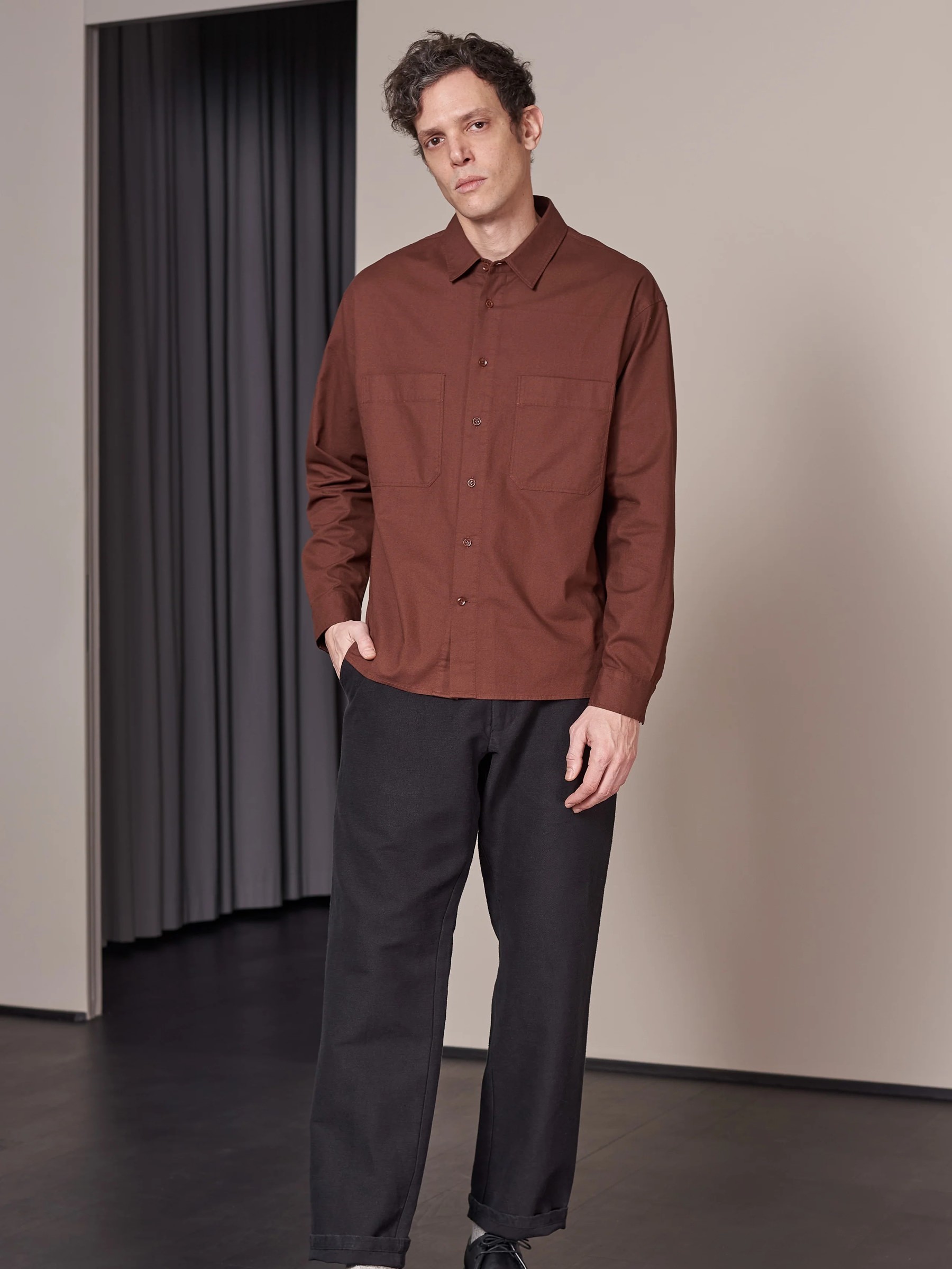 Hemd Dario eco crisp cotton marron About Companions