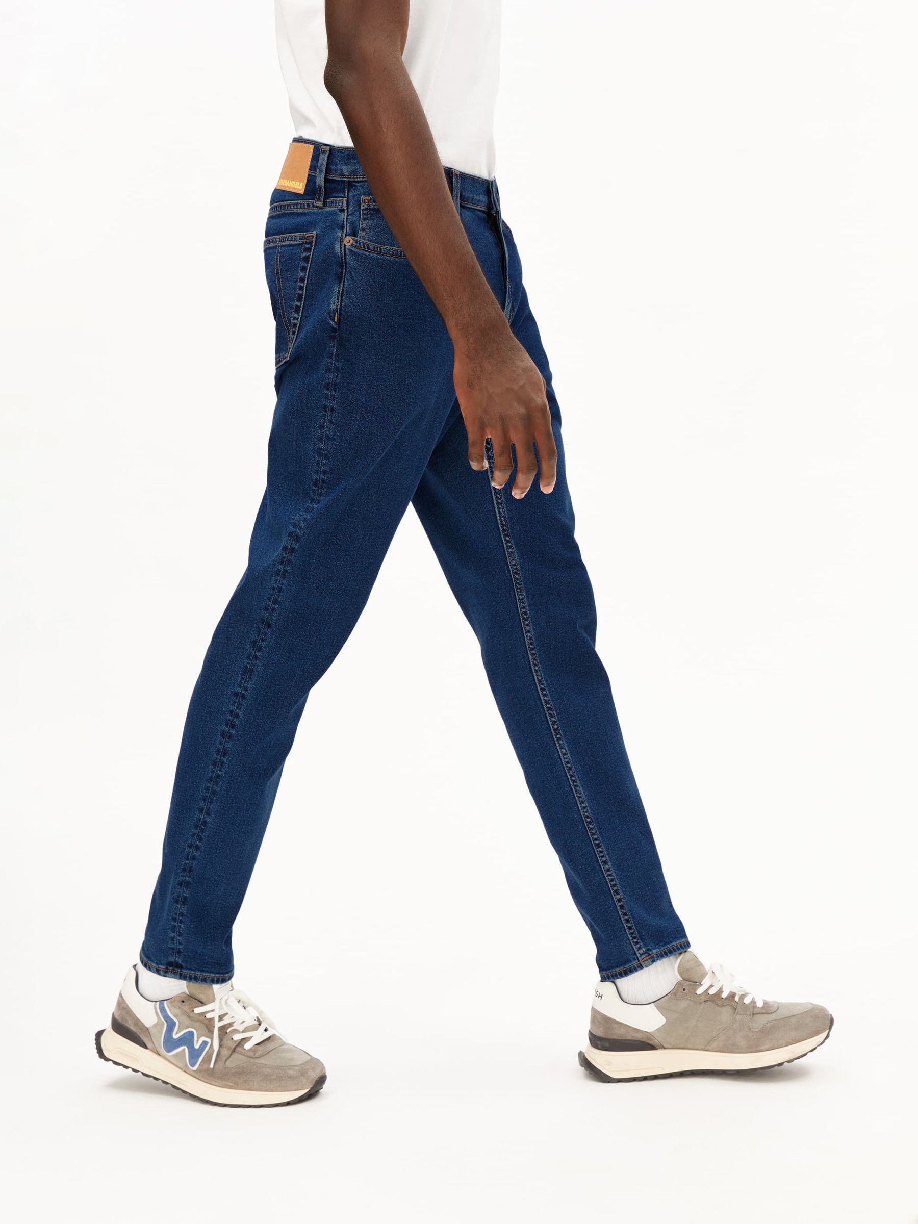 Jeanshose Aarjo Tarpa whale Armedangels
