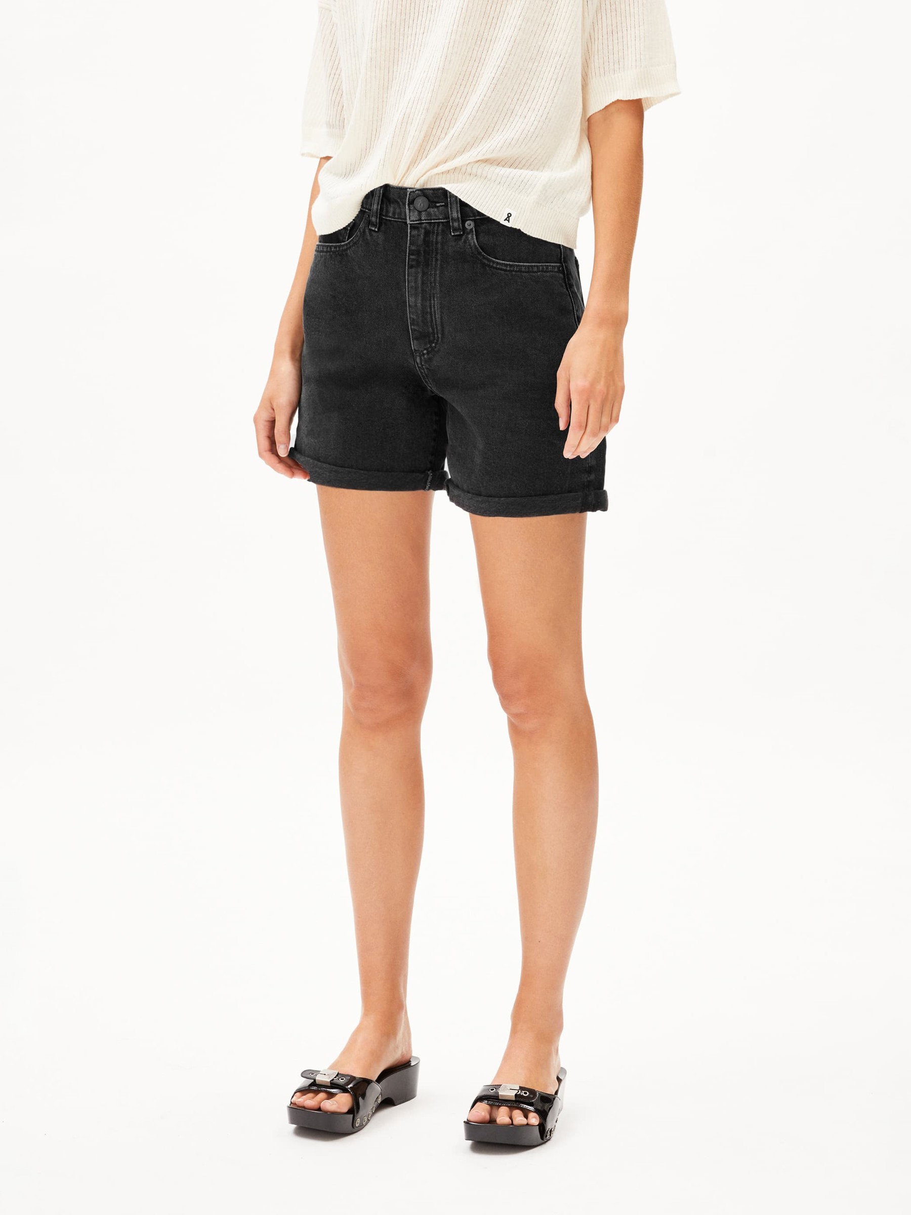 Jeans Shorts Sheaari ebony black Armedangels