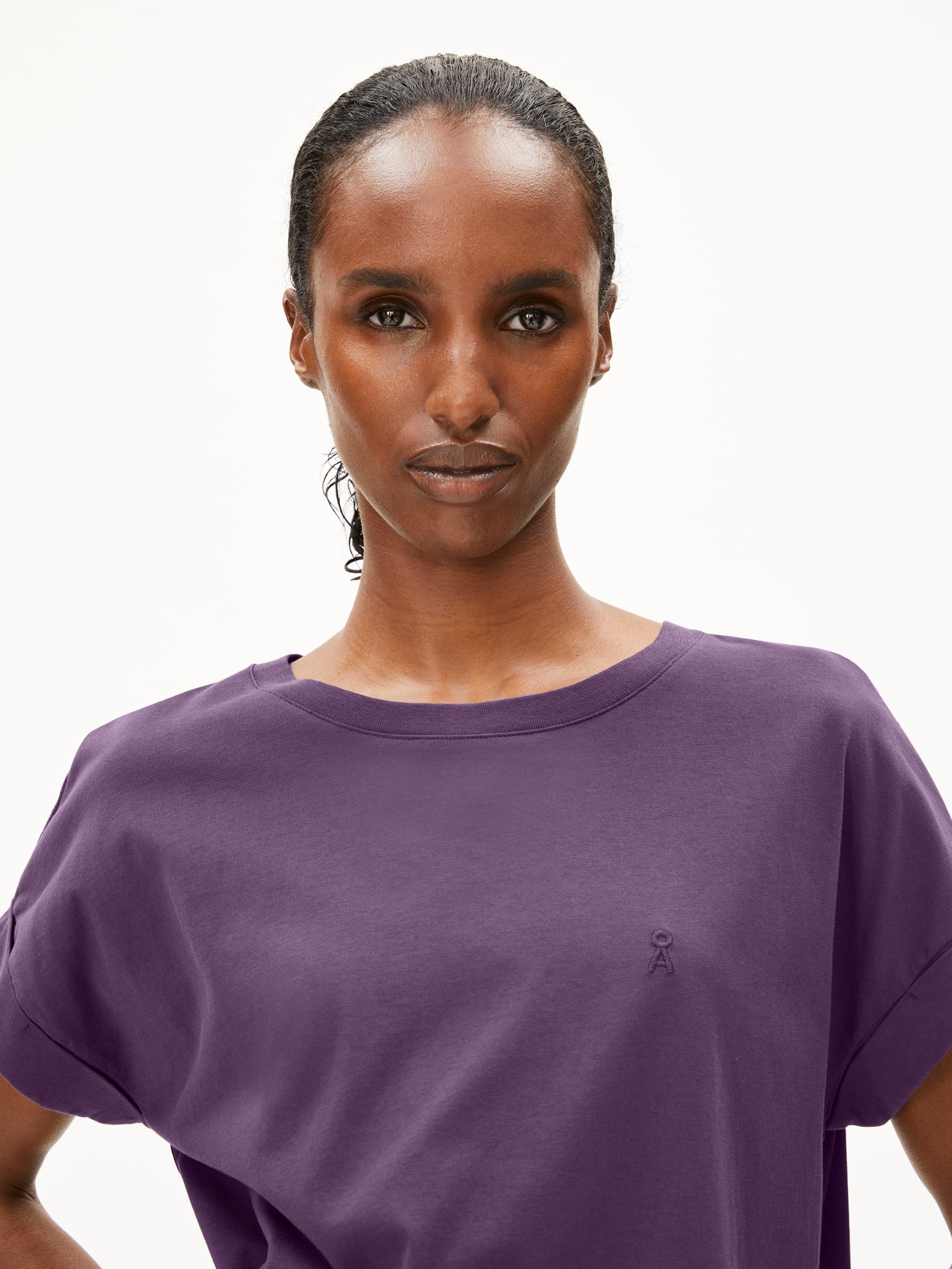 T-Shirt Idaara vivid violet Armedangels
