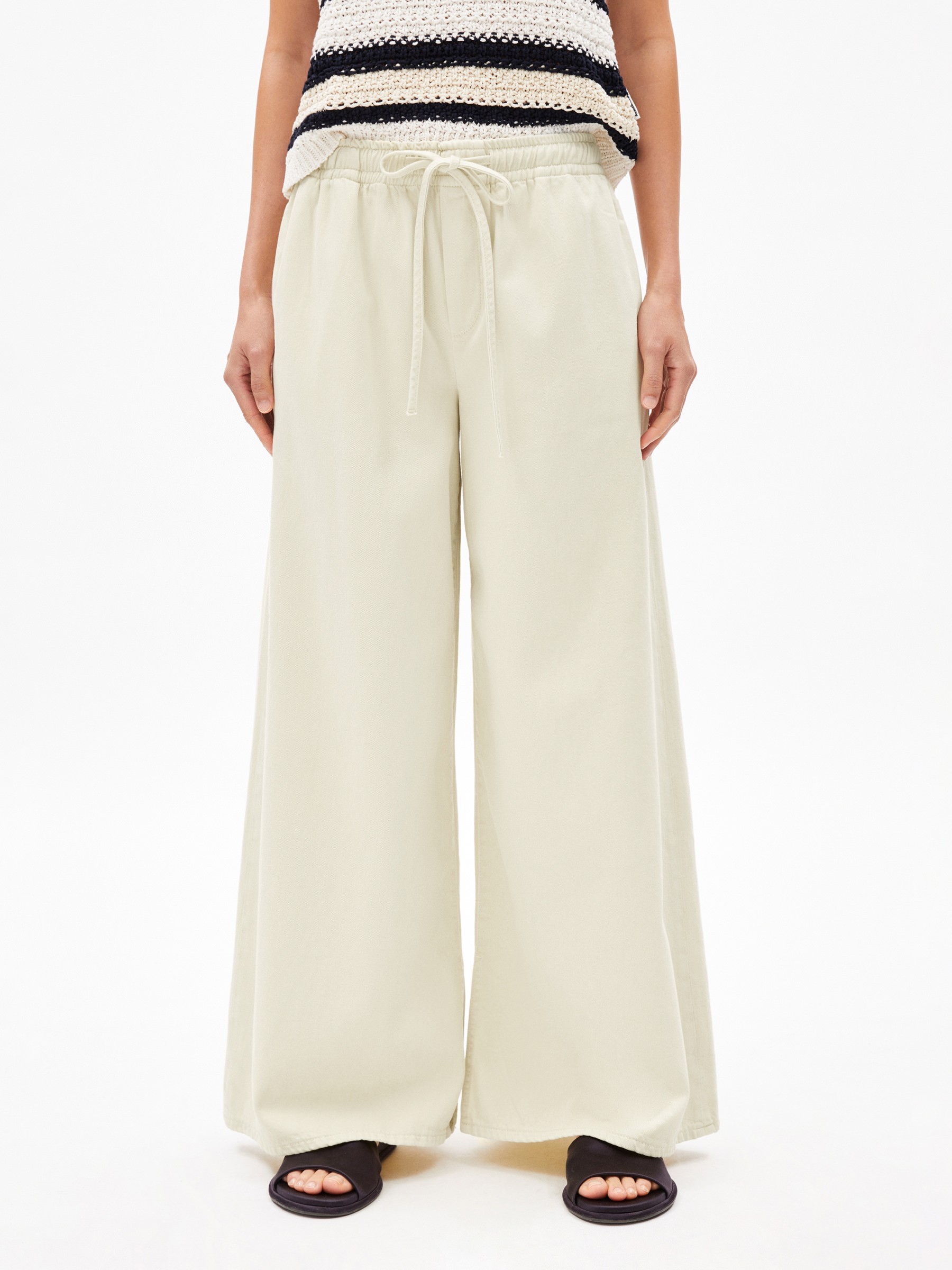 Hose Kelaani summer hay Armedangels